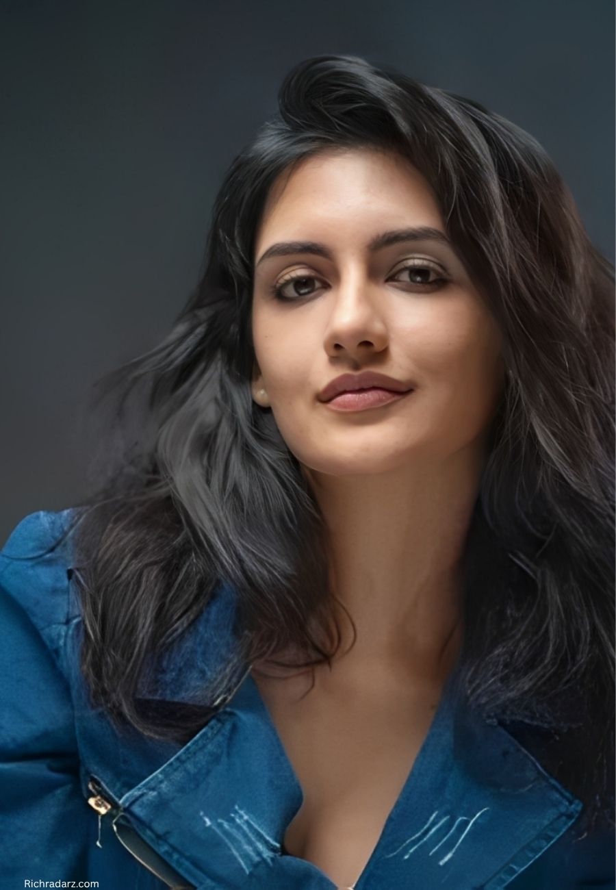 Nivaashiyni Krishnan Net Worth