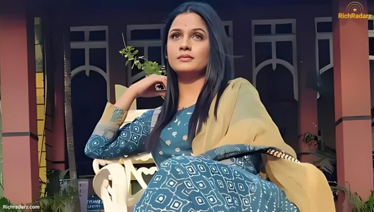 Sharvari Jog Age, Boyfriend & Biography 2026 Marathi Actress
